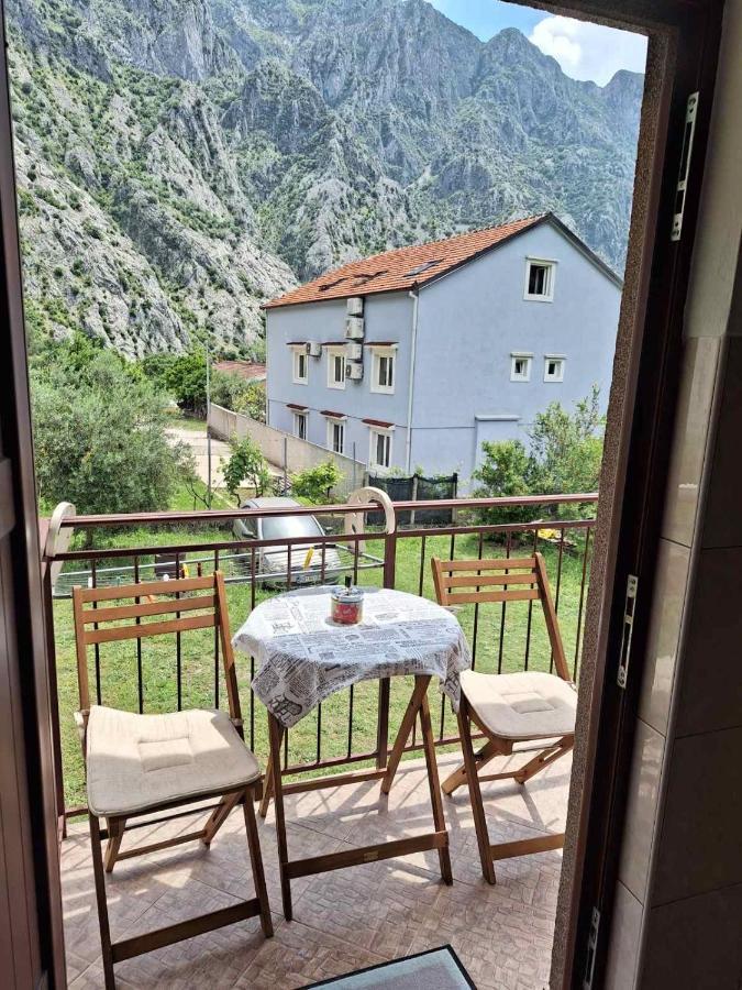 B & M Apartments Kotor Extérieur photo