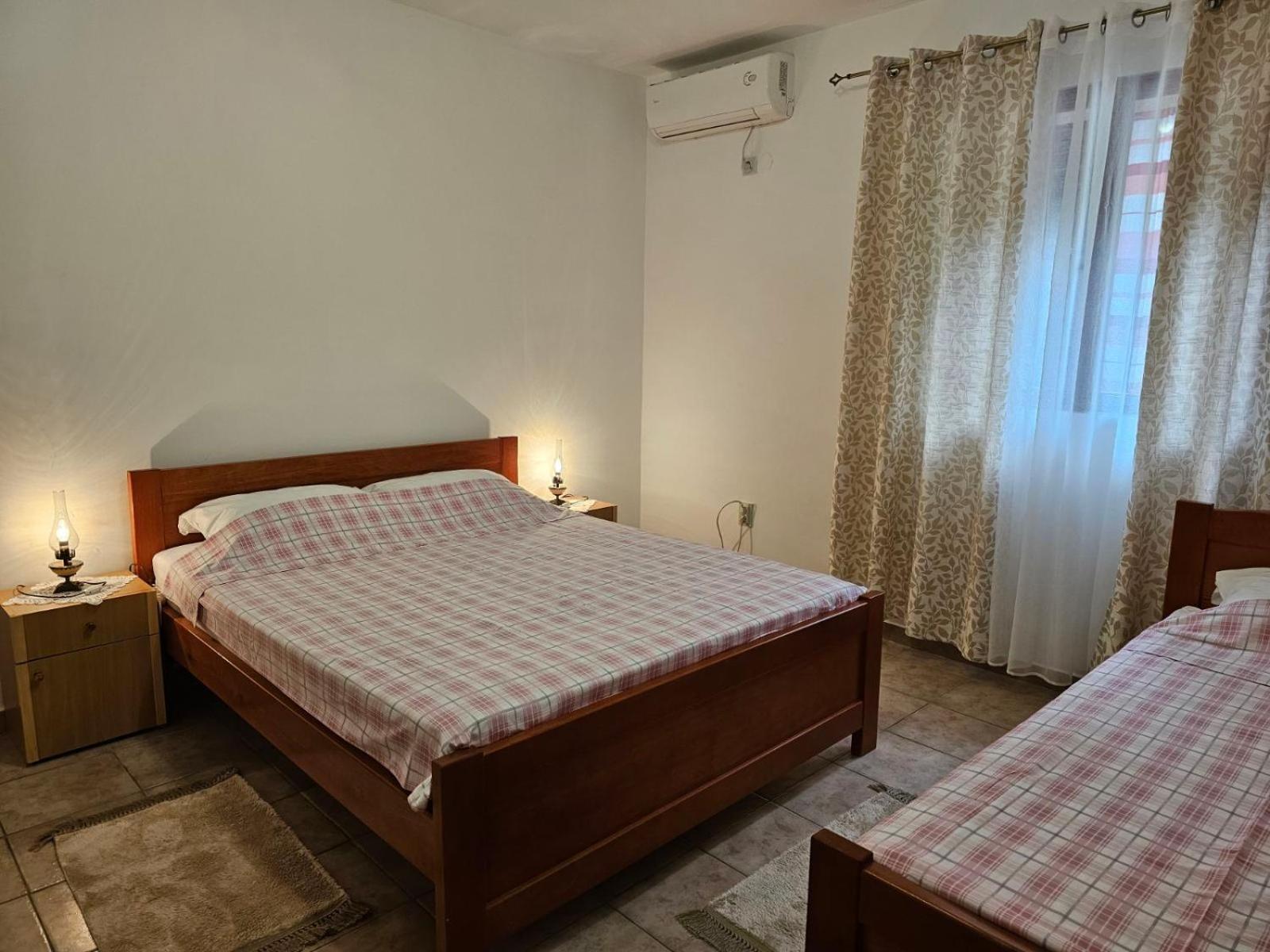 B & M Apartments Kotor Extérieur photo